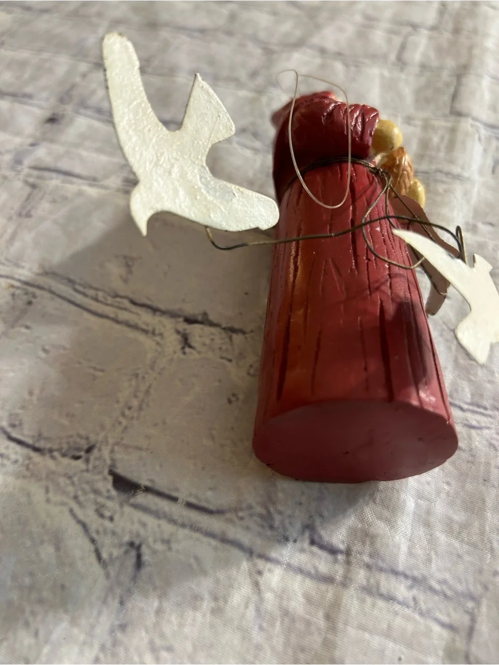LORI MILLER WISPERING PINES CARVED FOLK ART SANTA ORNAMENT HOLDING BIRDHOUSE